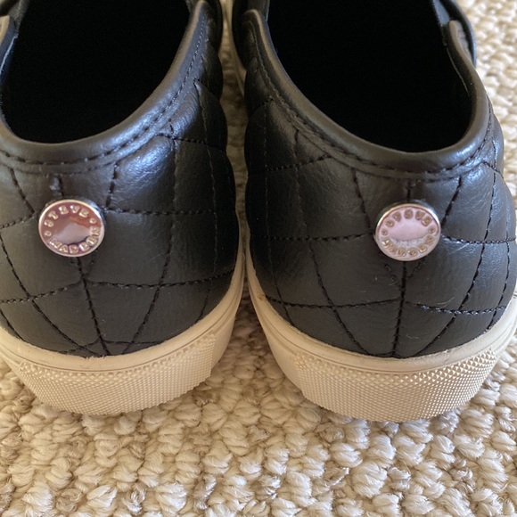 Steve Madden leather shoes, size 7.5, black with white bottom - Picture 3 of 5